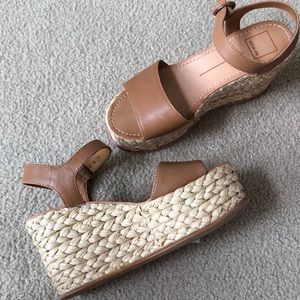 Dolce vita spring platforms